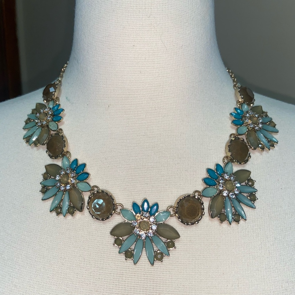 Green and blue necklace